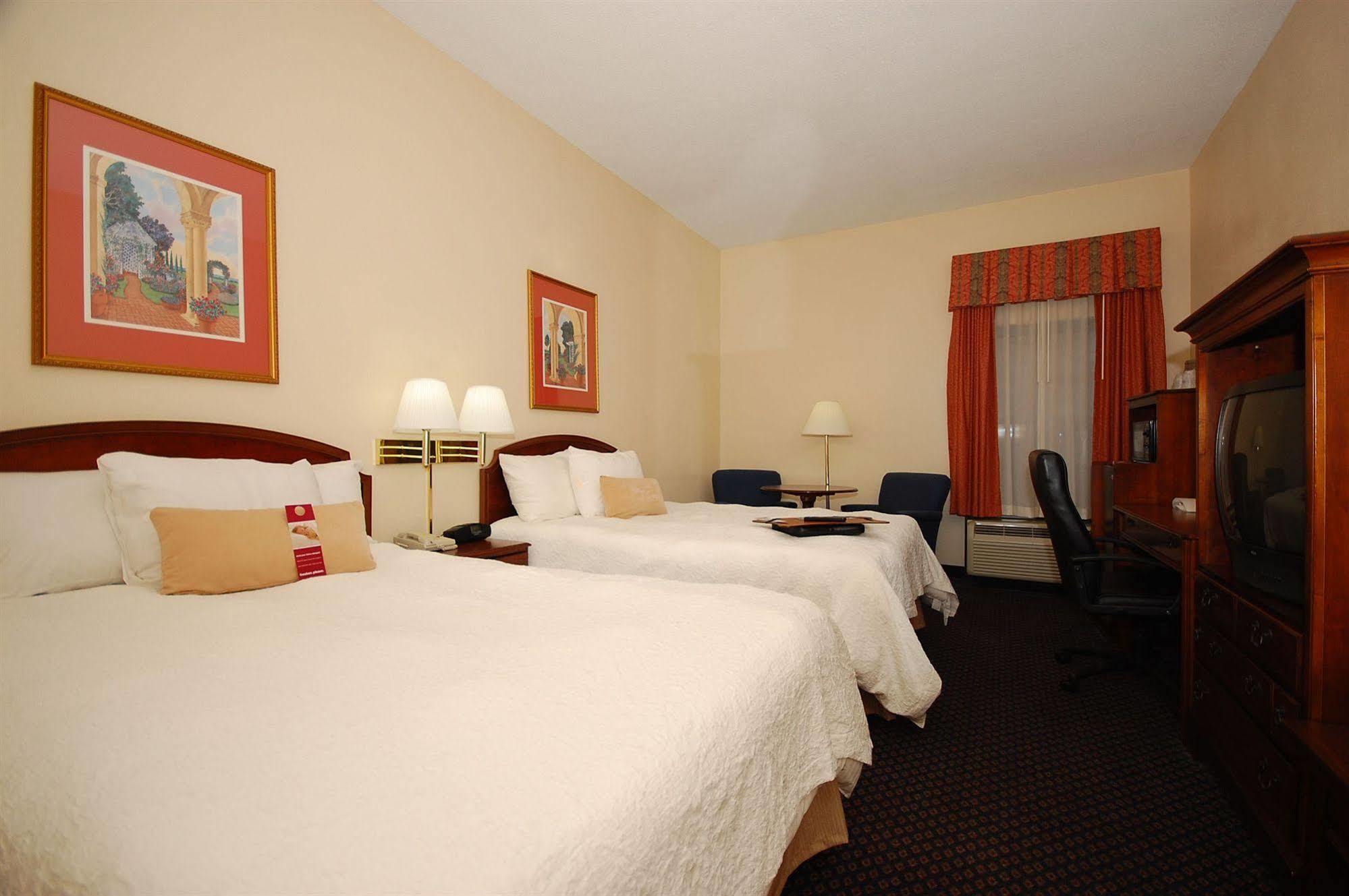 Hampton Inn Petersburg-Fort Gregg Adams Eksteriør billede